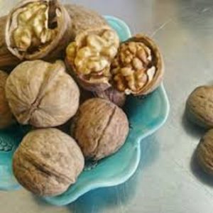 گردو با پوست