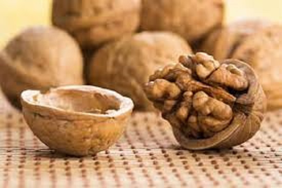 گردو تویسرکان همدان